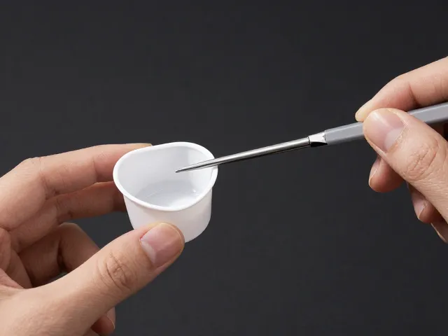 小巧便携手持款!少量多次上色,精准控制颜料杯容量更卫生