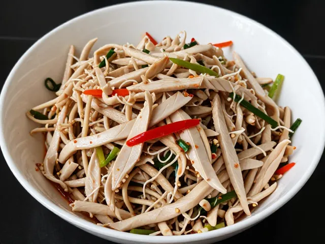 低脂川菜凉拌鸡丝，一荤一素一汤，清爽低卡食谱推荐