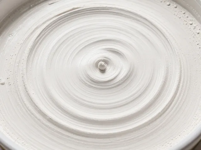 特种粘土过筛除杂技术，如何有效改善白度提升品质