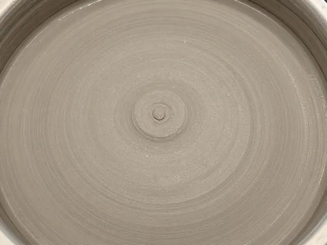 中温烧成粘土怎么加水练泥？解决颗粒感明显，新手必看技巧