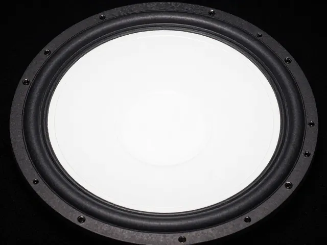 注塑纸盆振膜悬边高度如何影响冲程?深度解析扬声器设计