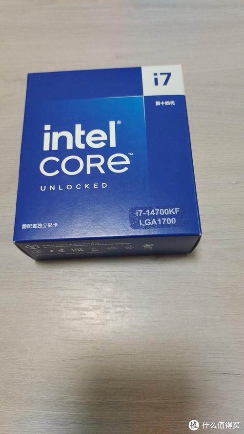 CPU散热器安装过程,强调散热重要性