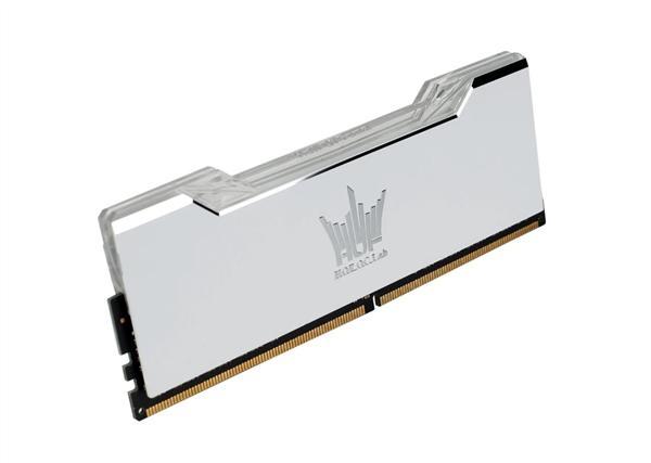 价格标签和计算器，象征性价比分析