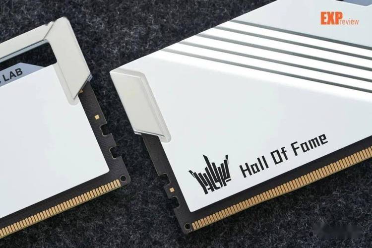 用户选择电脑配件，决策场景