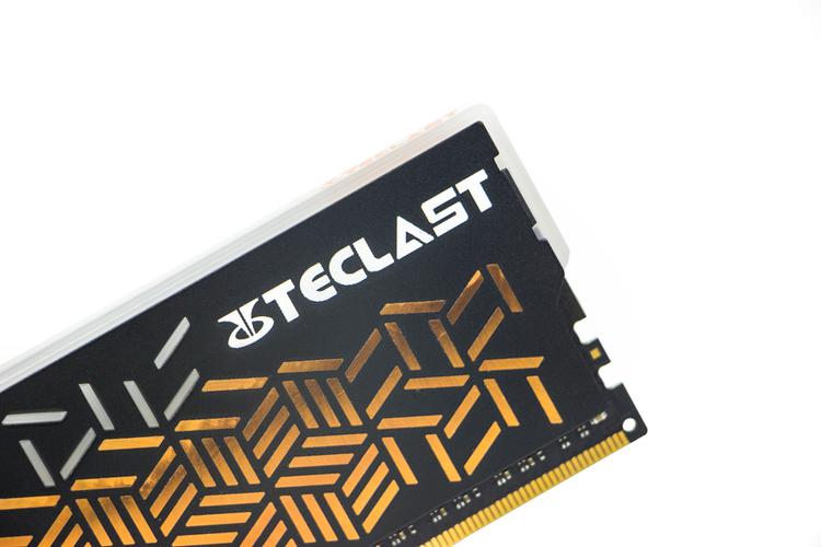 内存规格参数图表，展示频率和容量信息