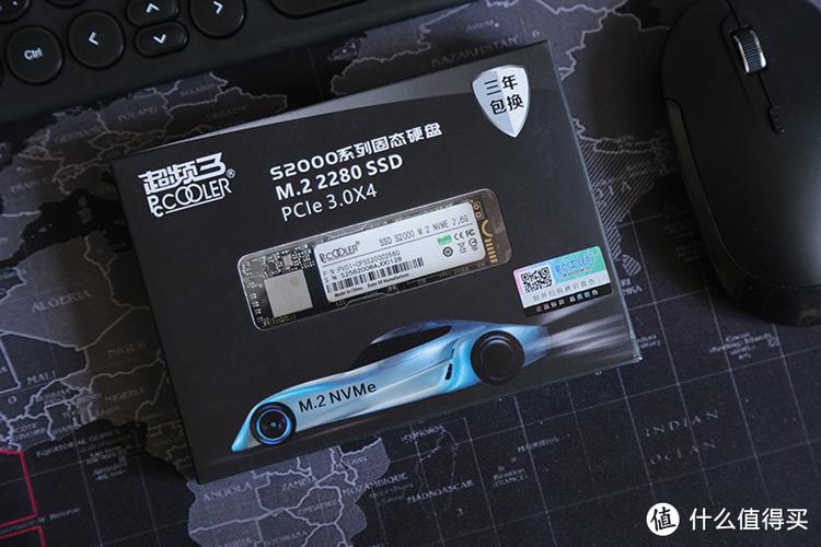 不同固态硬盘排列展示，象征多样化选择