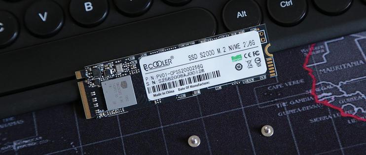 用户在选择电脑硬件时的决策场景