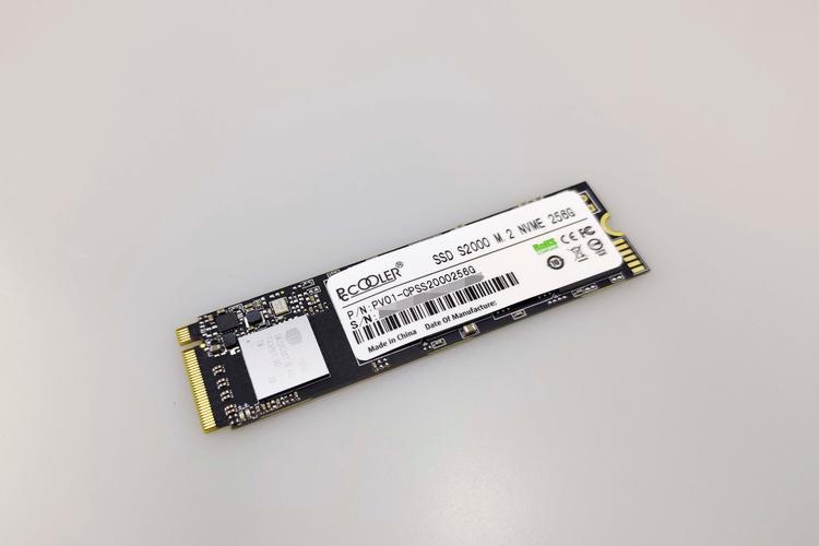 超频三迅捷S2000 vs 铨兴酷芯客P402 vs 光威STK1TBS3-S7 深度对比