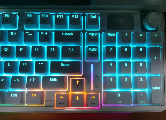 游戏键盘使用特写