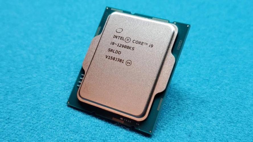 Intel 酷睿 i9 12900 vs i7 10700 深度对比
