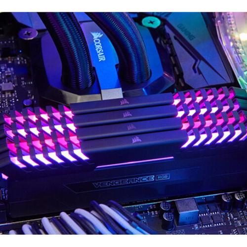 内存性能测试软件界面，显示频率和延迟数据