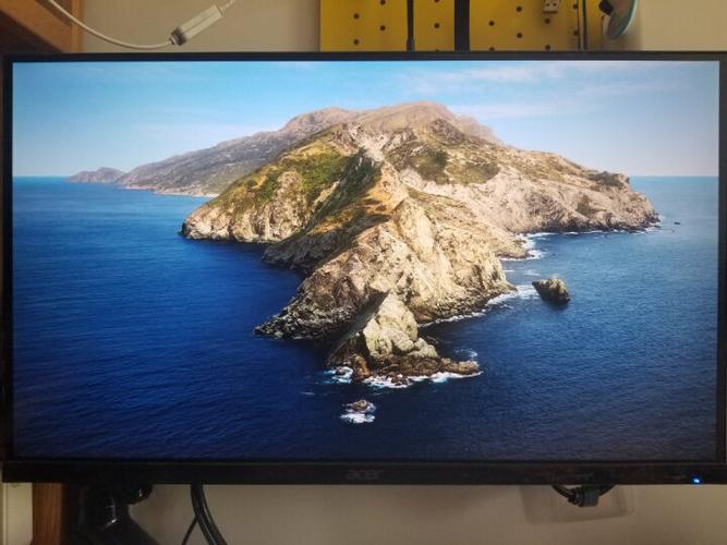 显示器倾斜和壁挂功能展示