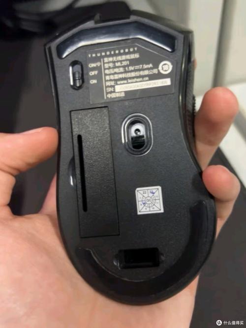 雷神ML201无线办公鼠标深度评测:2400DPI+6键设计,商务舒适新选择