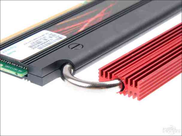 电脑性能测试软件界面,展示内存带宽数据