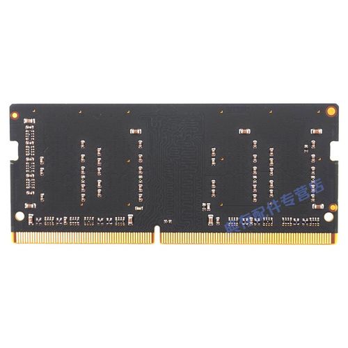 价格标签与电脑配件对比，象征性价比分析