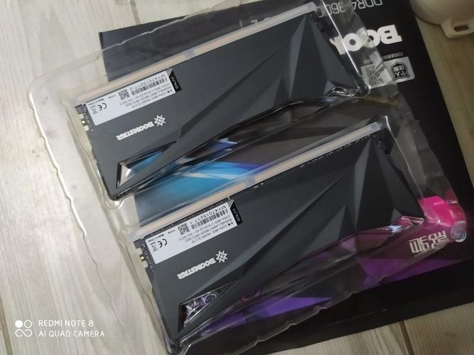 影驰星曜 16GB DDR4 3600 vs 威刚万紫千红 64GB DDR5 5600 深度对比