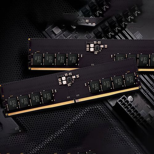 办公环境中的台式电脑