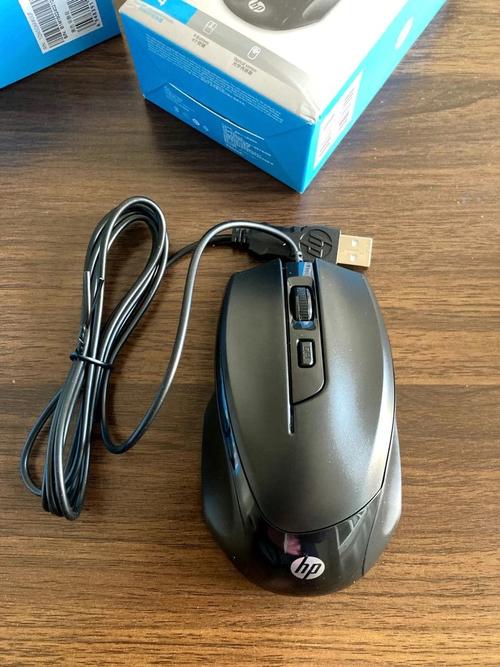 电脑外设包括鼠标和键盘的俯视图