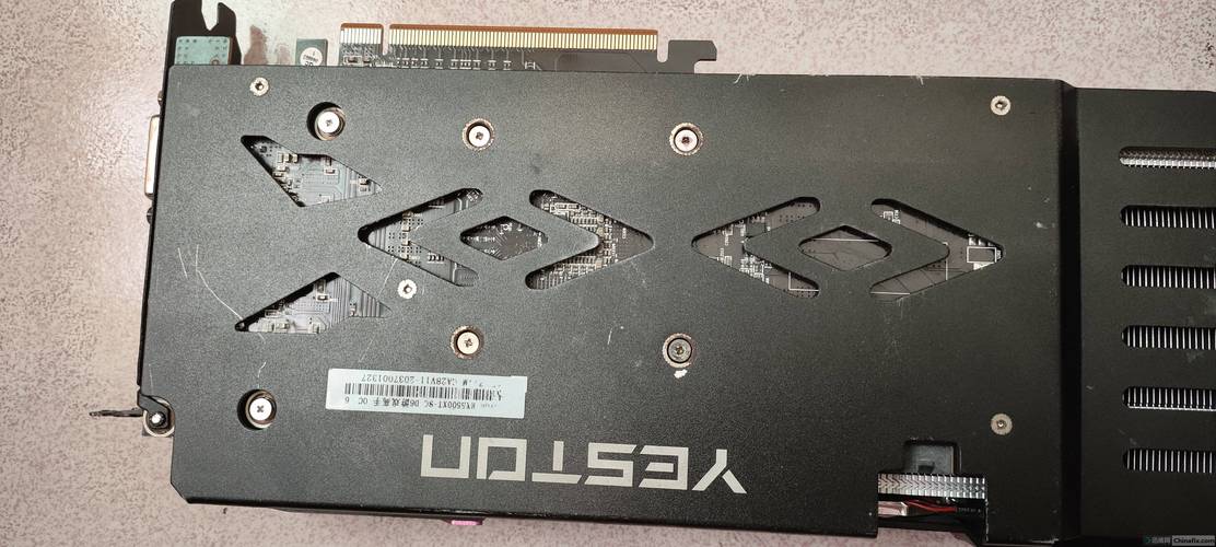 盈通RX 5500 XT vs 七彩虹RTX 4070 Ti SUPER 深度对比：主流与发烧的抉择