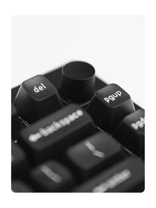 键盘电池和充电接口特写