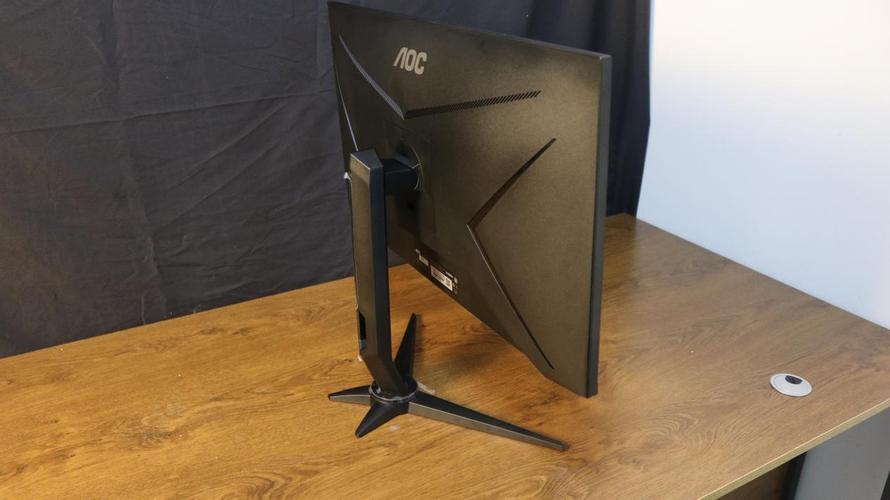 游戏画面在显示器上显示流畅动作