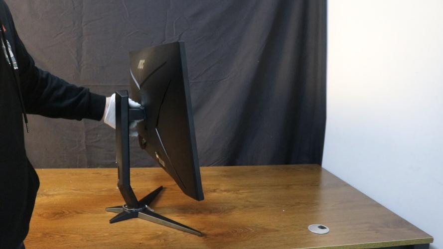 硬件散热风扇和通风设计