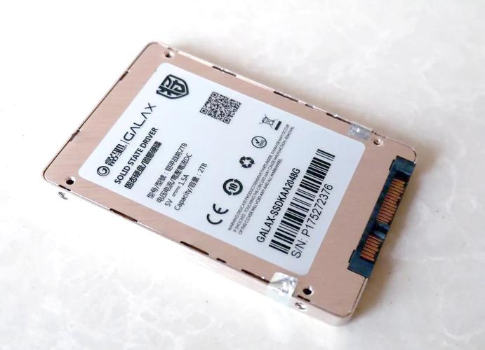 电脑屏幕上显示磁盘速度测试软件界面