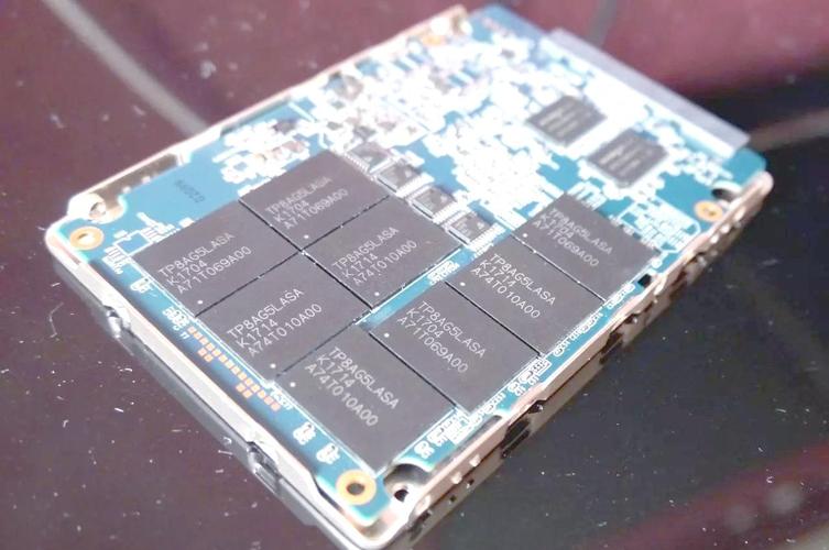 不同价位段的电子产品陈列