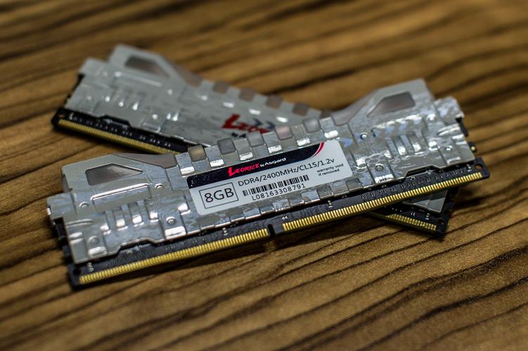 电脑硬件参数图表，展示技术细节