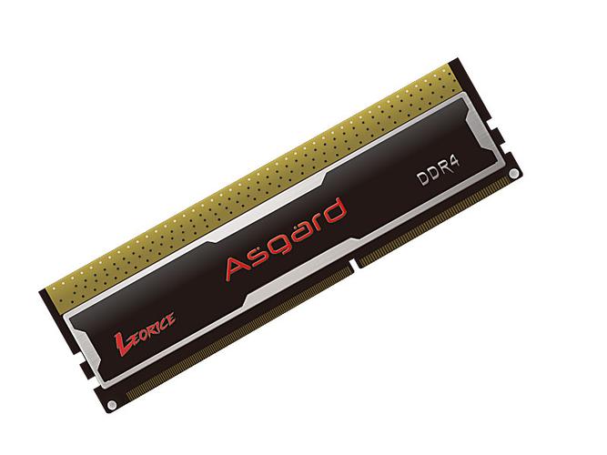 电脑机箱内部散热风扇，展示风道设计