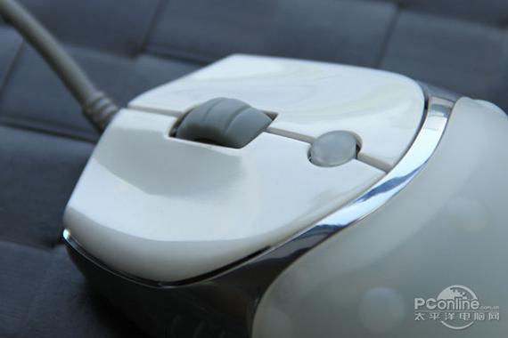 USB连接和电源示意图，强调低功耗特性