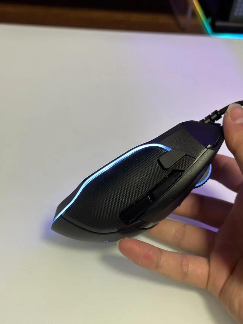 鼠标传感器和电路板细节