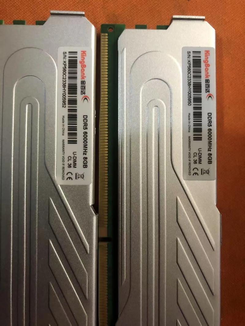 价格标签和货币符号，象征成本分析