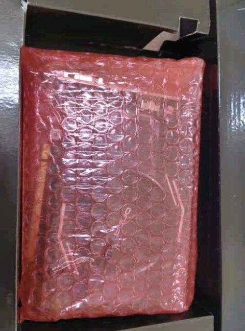 不同用户（玩家、创作者、办公者）的剪影，象征针对不同群体的建议