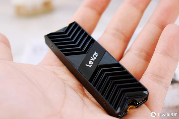 用户正在选择电脑配件