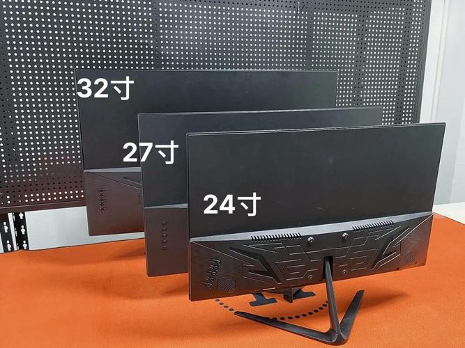 明基PD3220U vs LG 32GQ950-B vs 三星C27RG50FQC 深度对比