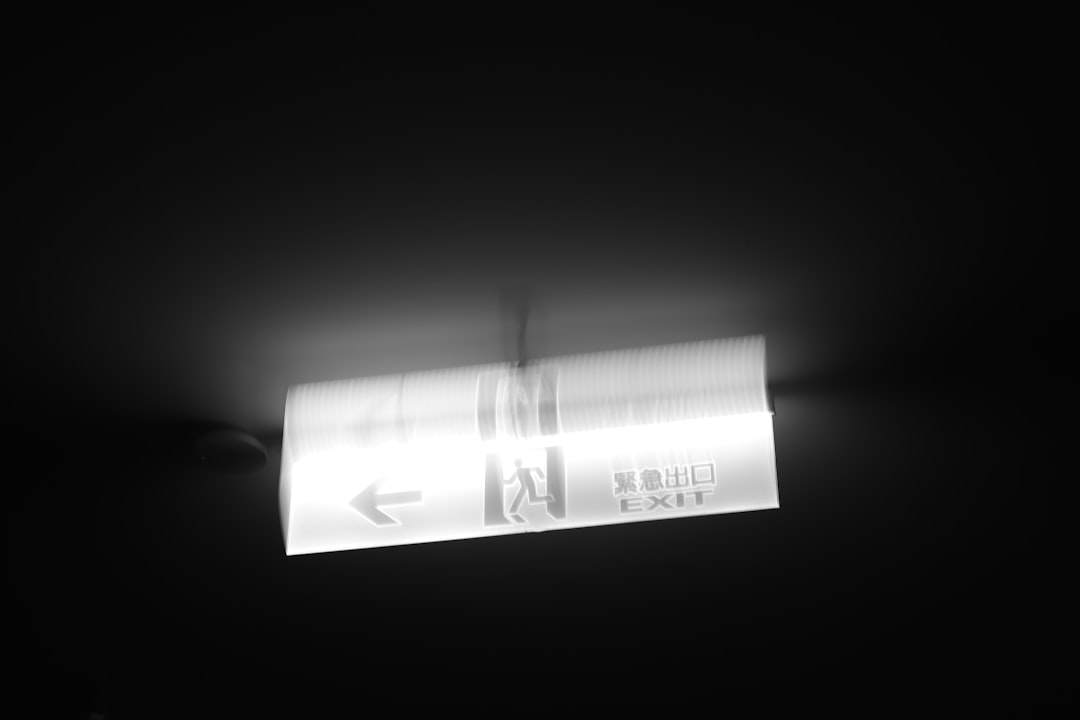 电脑硬件性能测试图表显示速度对比