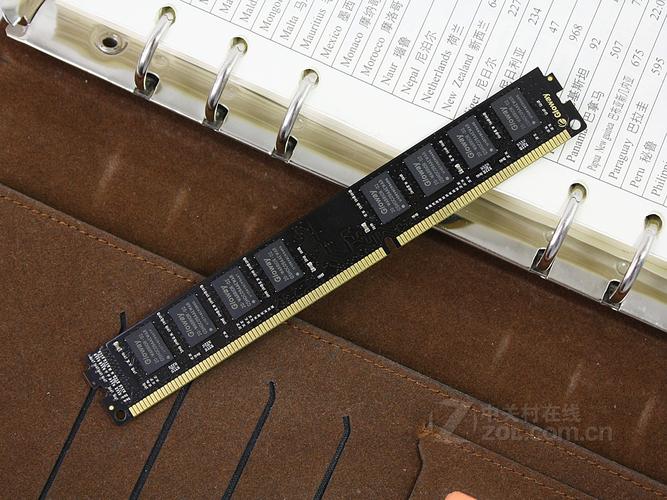 光威战将笔记本 8GB DDR3 1333 vs 精亿RGB 8G DDR4 3200 深度对比