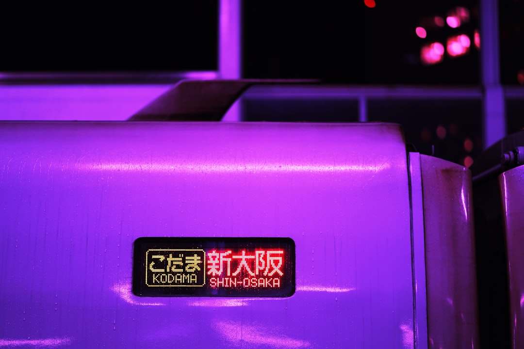 雷柏V28S幻彩RGB电竞游戏鼠标评测:6200DPI原相引擎,1680万色RGB的竞技利器