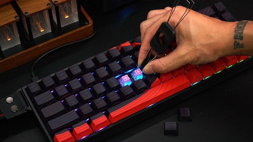 狼蛛WiN 60HE深度评测：灰木磁轴+透明机甲键帽，客制化键盘新选择