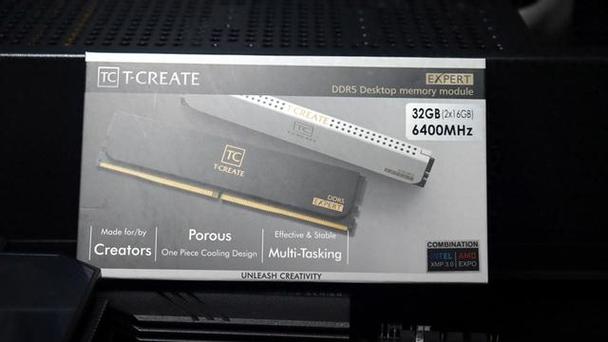 计算机性能测试界面，显示频率和温度数据