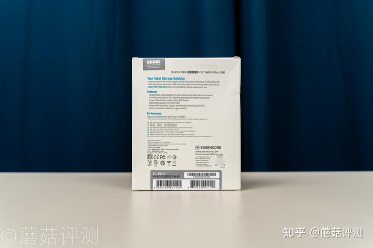 游戏玩家使用电脑，象征高性能需求