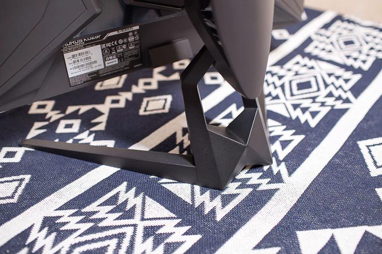 显示器散热结构