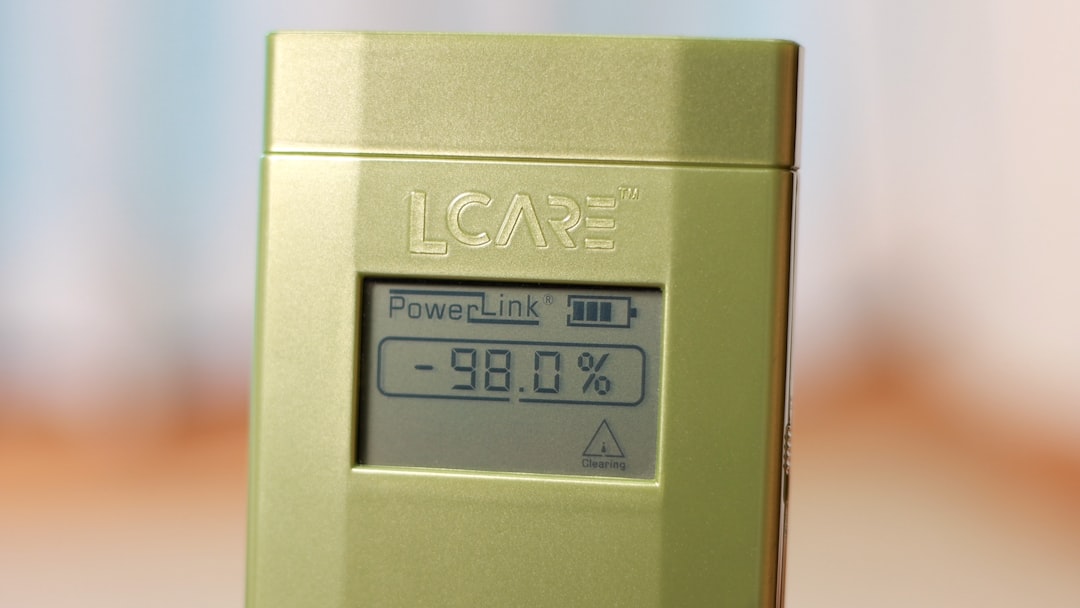 英睿达低电压8GB DDR4 2400 vs 宇瞻黑豹玩家4GB DDR3 1600 深度对比