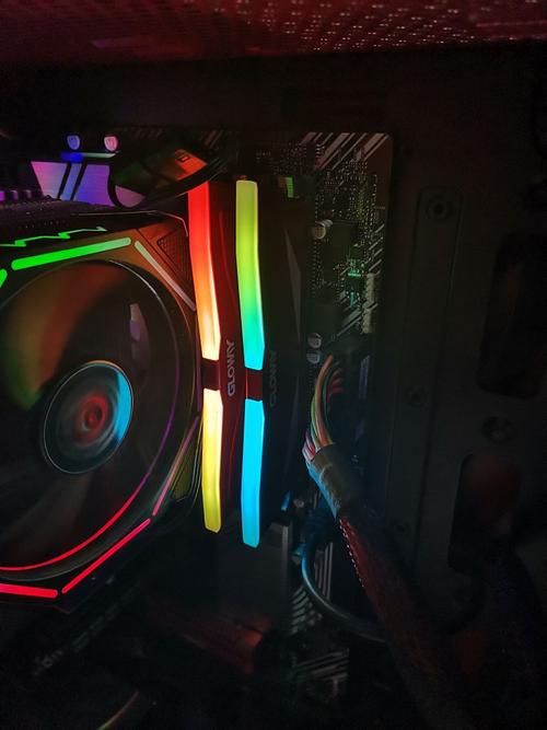 内存条在电商平台或零售包装中的展示