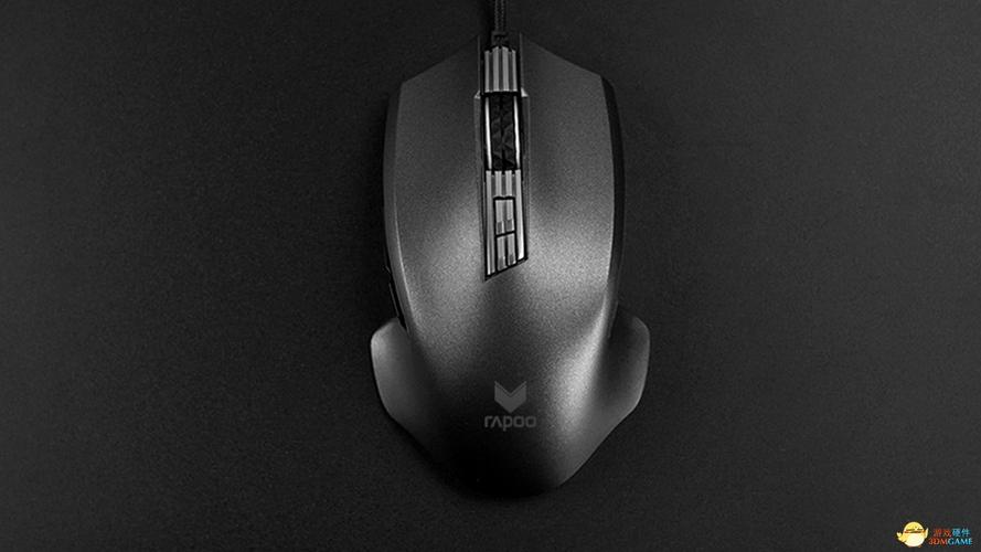 鼠标散热设计，展示机身通风和温度控制