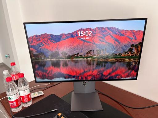 显示器旋转升降底座特写