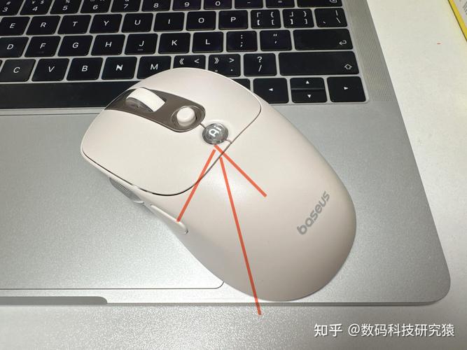 鼠标充电和散热示意图