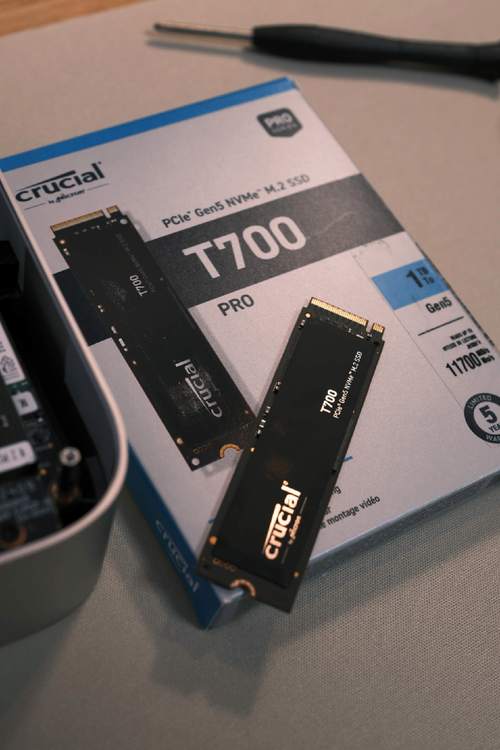 散热风扇和热管特写