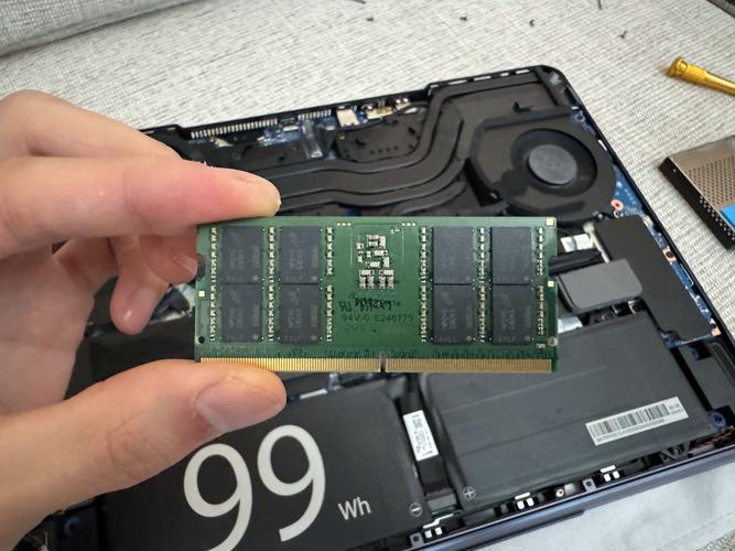 金士顿8GB DDR5 4800笔记本内存条 vs 金士顿32GB DDR5 4800台式机套装 深度对比